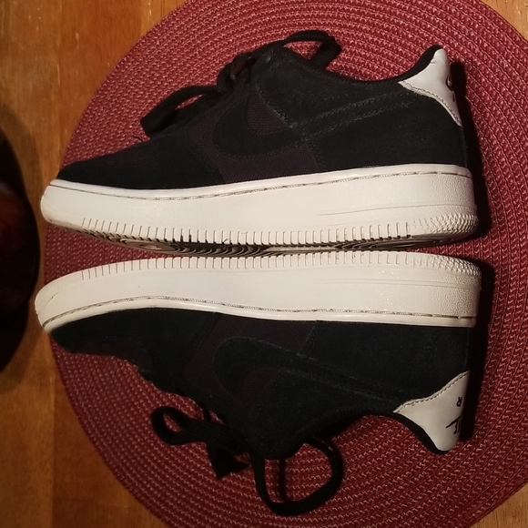 Nike Air Force One AF1. Size 6.5 - Picture 8 of 12